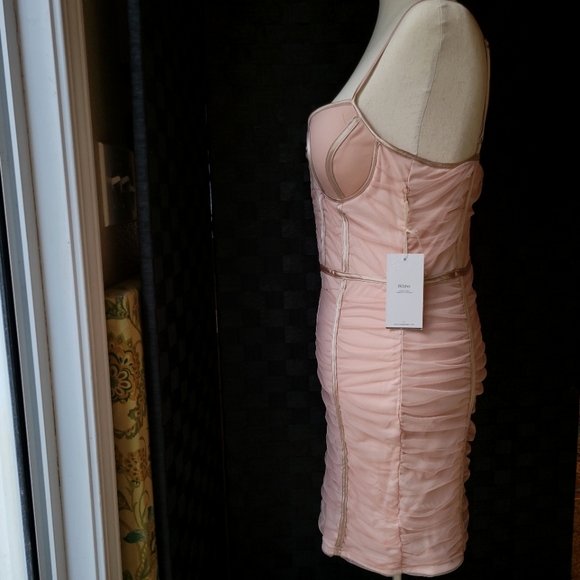 Blāshe Stunning Lace Sexy Mini Dress - Picture 4 of 7